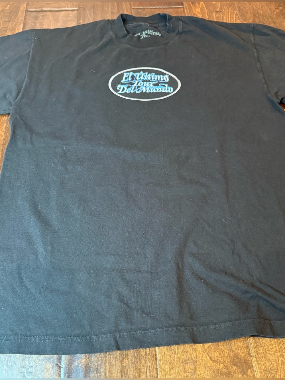 Bad Bunny El Ultimo Tour Del Mundo Official Merch Tee Size Medium